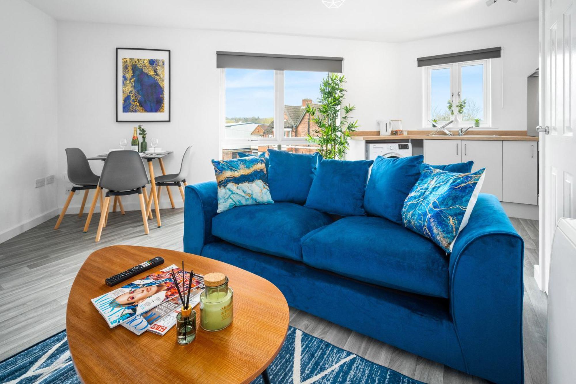 New 2 Bedroom Deluxe Apartment - Parking - Wifi & Netflix - Top Rated - 50C Cradley Heath ภายนอก รูปภาพ