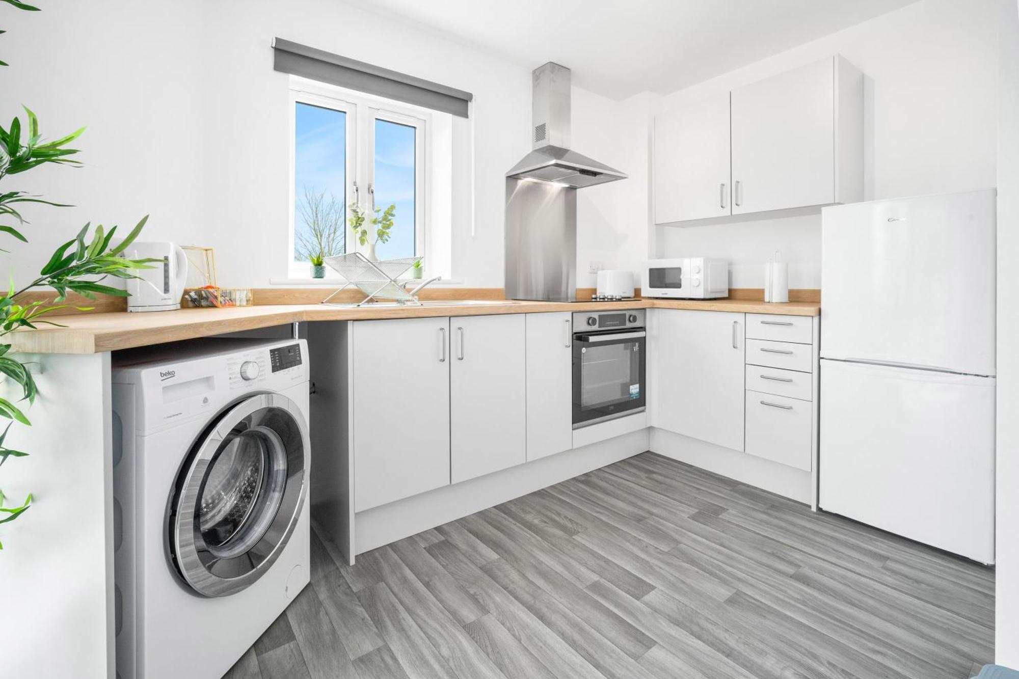 New 2 Bedroom Deluxe Apartment - Parking - Wifi & Netflix - Top Rated - 50C Cradley Heath ภายนอก รูปภาพ